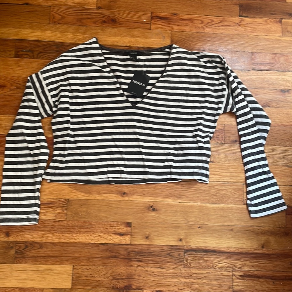 Long sleeve crop